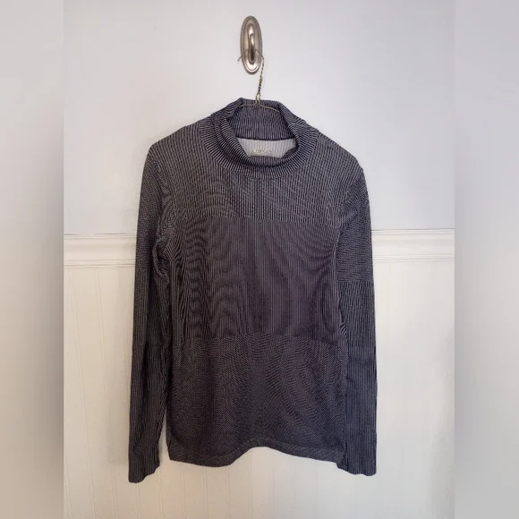 Athleta Flurry Blizzard Rib Turtleneck • Size L • Navy • Stretchy Base Layer EUC - Picture 5 of 11